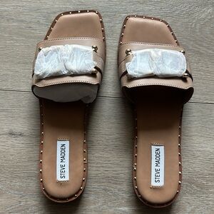 Steve Madden Anchored Tan sandals: US9, Never Worn